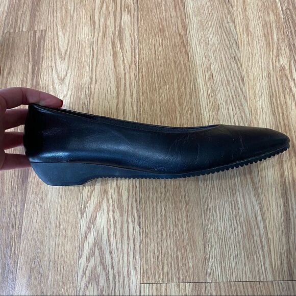 Carriage Court Black Pointy Toe 1" Faux Leather Heels Size 9 - Picture 7 of 10